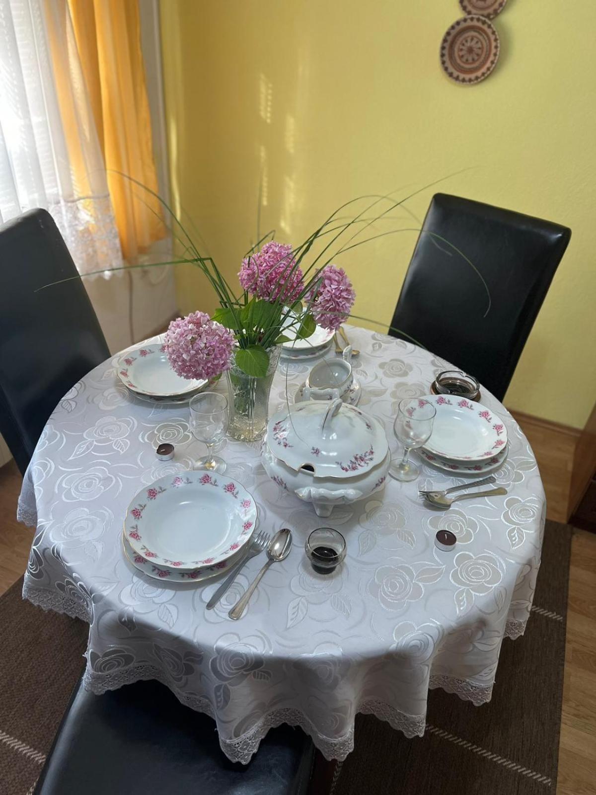 Apartman Kod Ismete Bihać Eksteriør bilde